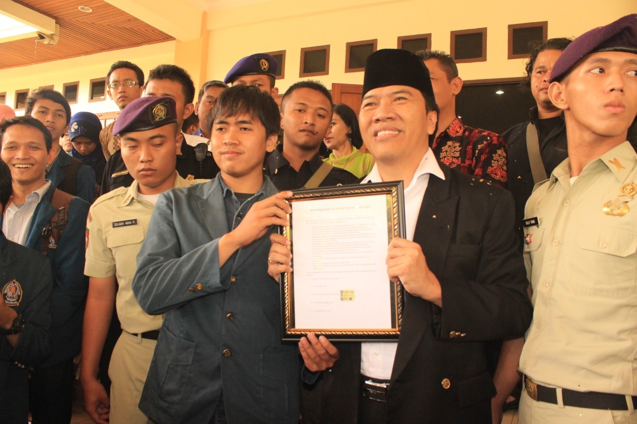 Rektor Terpilih Terima Pakta Integritas