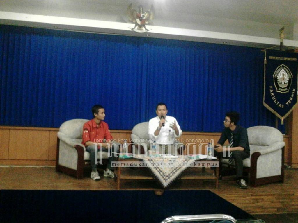 Dekan Fakultas Teknik (FT), Agung Wibowo menyampaikan kesiapan FT mengenai pengadaan sekolah vokasi, Rabu (30/3). (Putri/Manunggal)