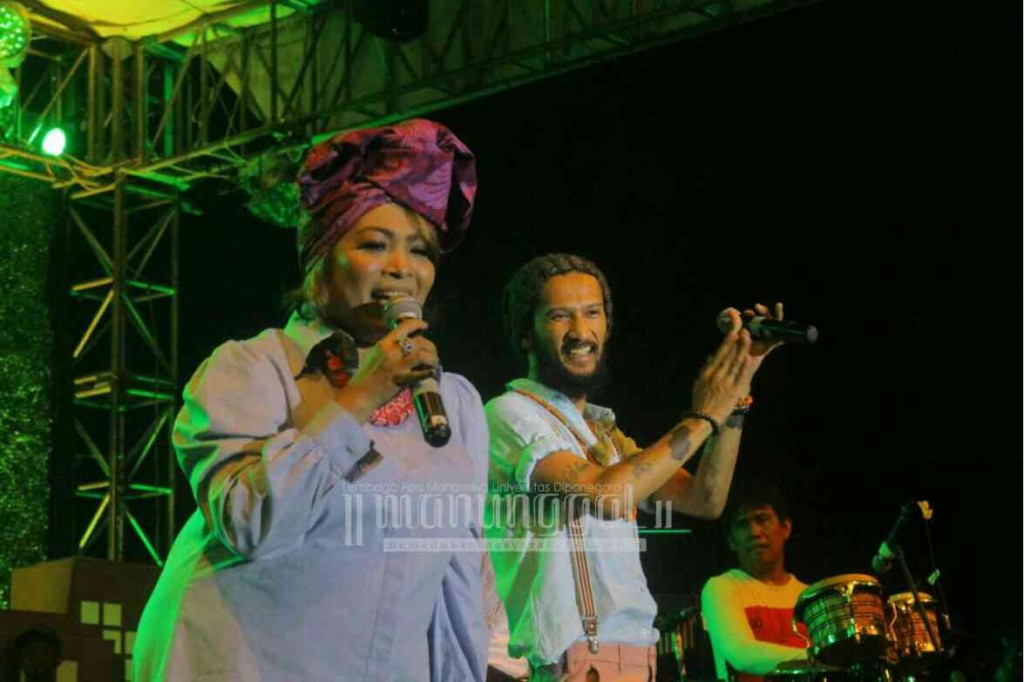 The Groove, band yang berusia 19 tahun itu pun tak mau kalah dalam menyemarakkan Loenpia Jazz 2016, Sabtu (28/5) di stage Dreamtown,GOR Jatidiri Semarang. (Nina/Manunggal)